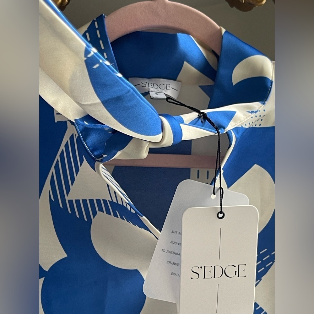 L S'EDGE NWT Arden Blue and White Short Sleeve Tie Neck Blouse - Picture 6 of 10